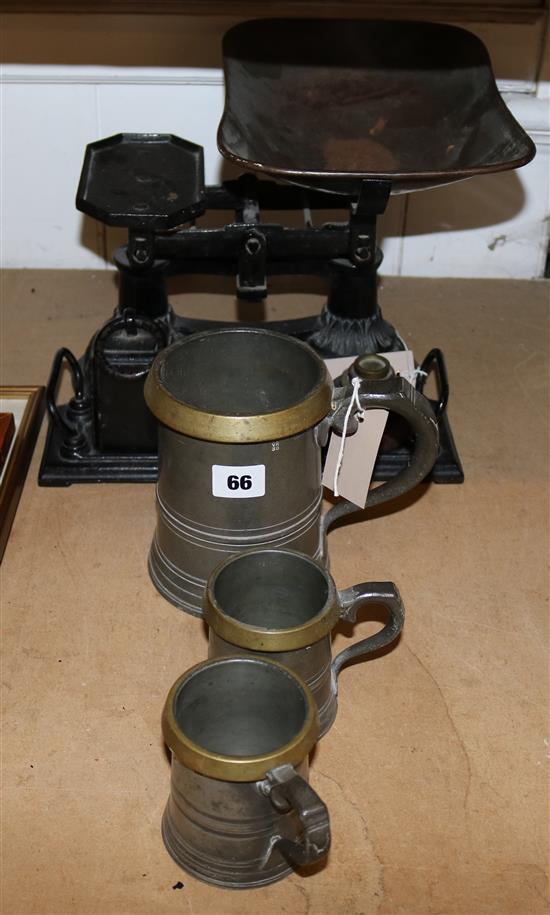 Set of Victorian black-painted kitchen scales & weights, pewter quart mug and two half pint mugs